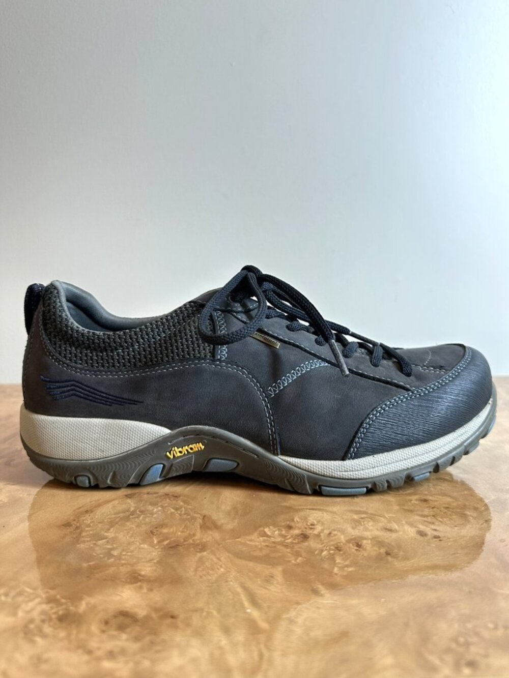 Dansko Payson Women's 40 9.5-10 Waterproof Leather Vibram Walking Shoes